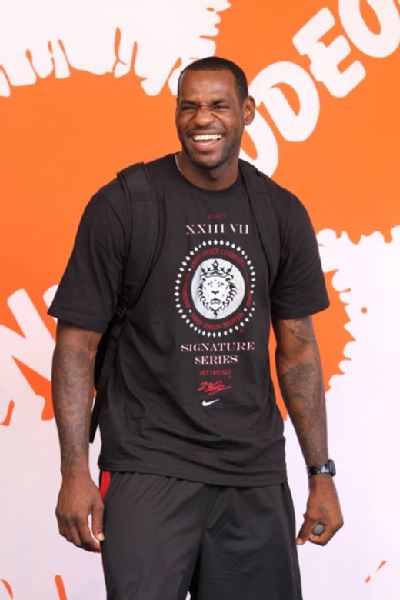 为什么主审需要在比赛中对每颗被击入泥土的棒球进行即时更换