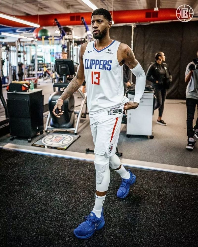 指定打击（DH）规则在 1973 年由美联正式引入，旨在增加进攻火力与比赛观赏性