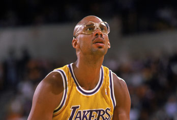 东契奇狂砍42分7板8助4断创纪录，湖人三连败暴露两大明显短板