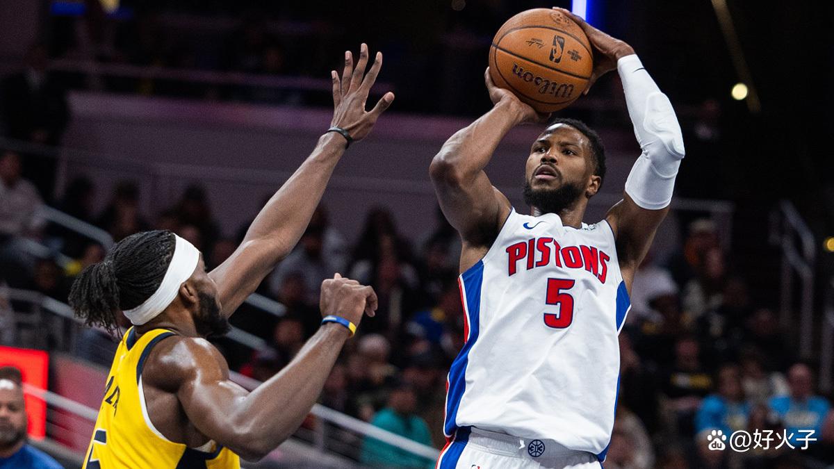 手感不错！杨瀚森首节空接+勾手+三分，得到10分2板1助