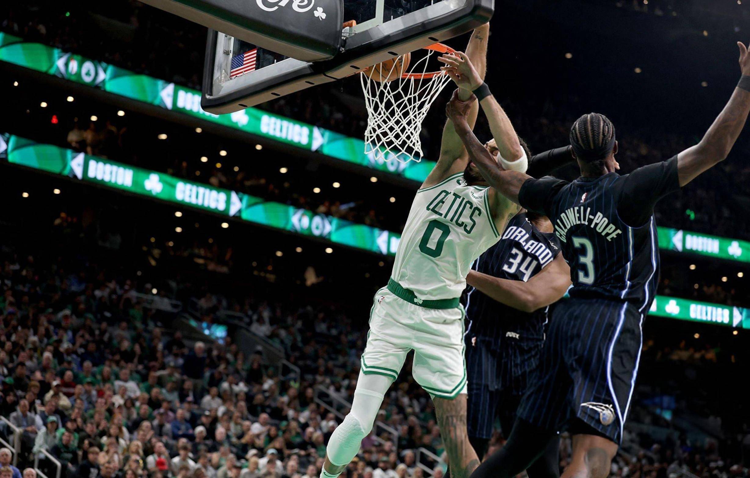 杜兰特连续得分带动全队