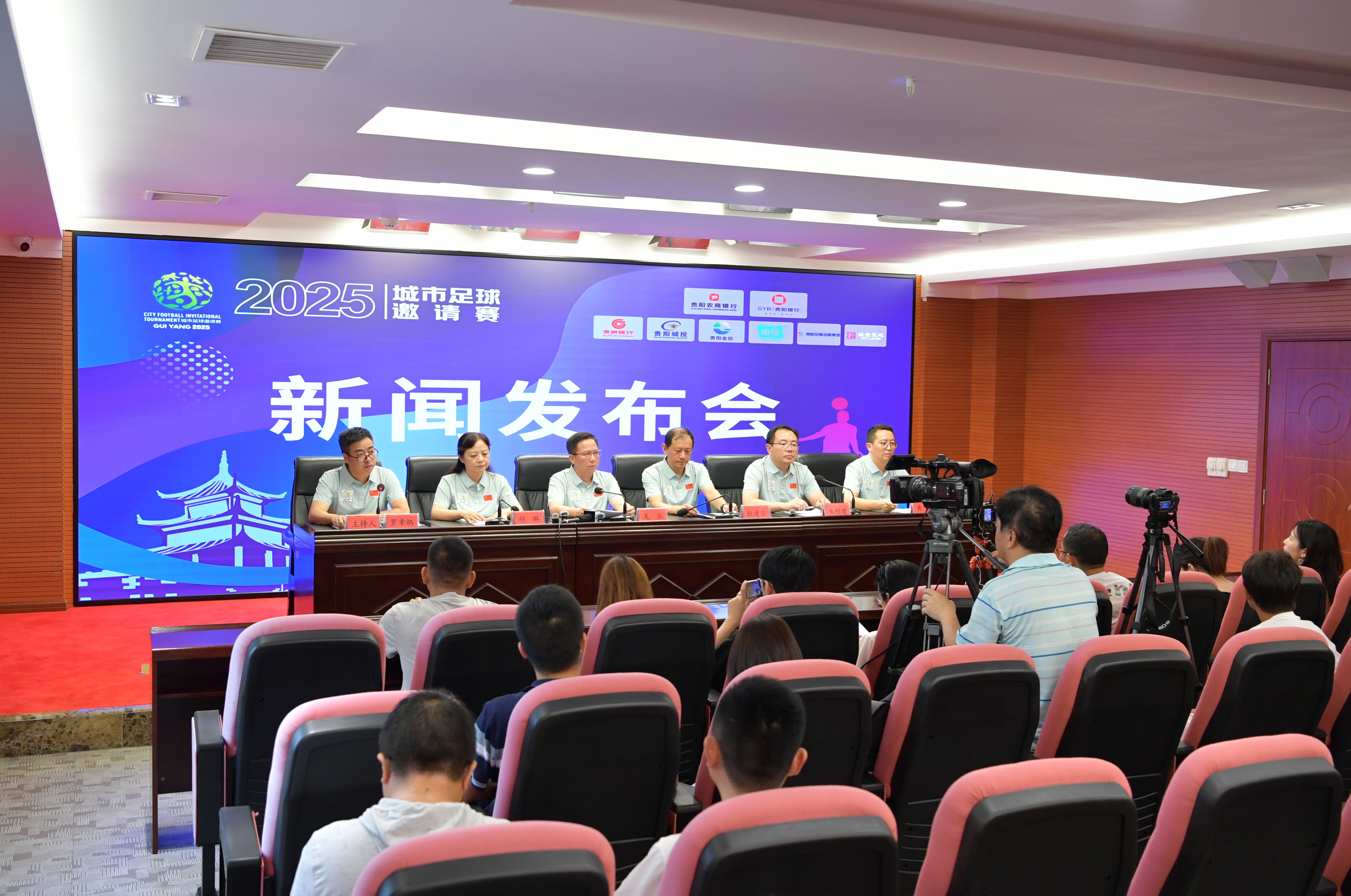 [图]布克21+11詹姆斯23+6 太阳主场大胜湖人